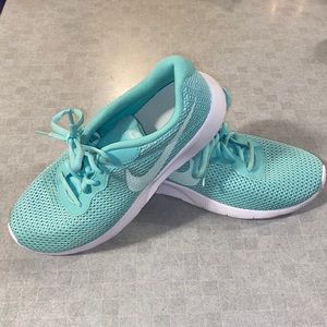 Nike Mint Green Athletic Running Shoes Sneakers - Excellent condition